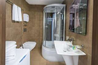 Отель Orbi Sea Towers Hotel Official Батуми Двухместный номер Делюкс с 1 кроватью и видом на море-6